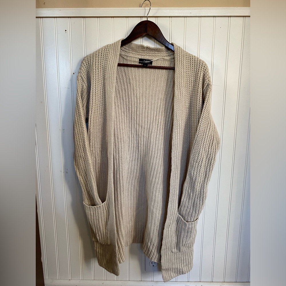 ANA Woman’s SMALL Cream Cardigan WITH POCKETS